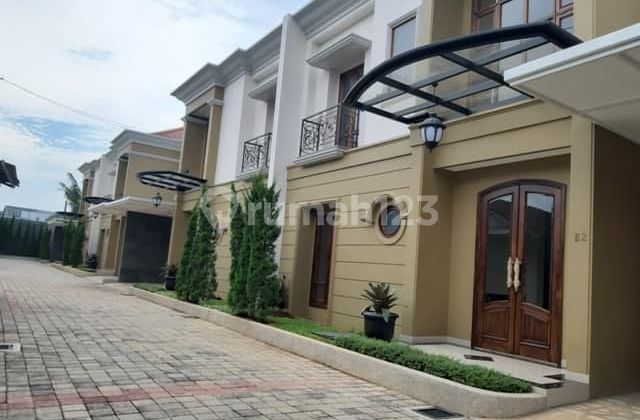 Townhouse Mewah Sisa 3 Unit Furnish Classic Modern Exclusive Kebagusan