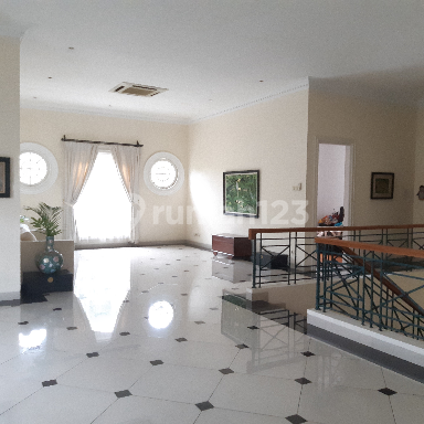 HOUSE FOR SALE Mediterranean Style HOUSE FOR SALE Mediterranean Style