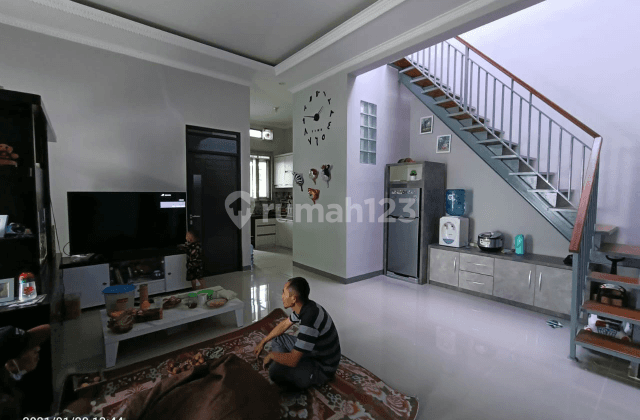 Rumah mewah minimalis dengan suwasan masih asri 2