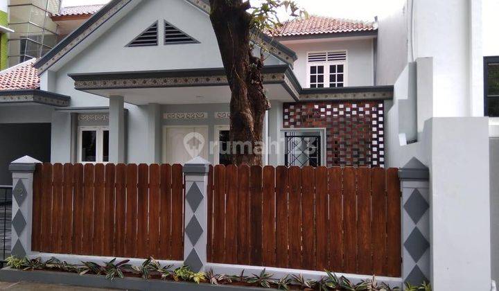 Rumah Terawat, Cocok untuk Hunian atau Kantor, dekat Senopati, Jaksel 1