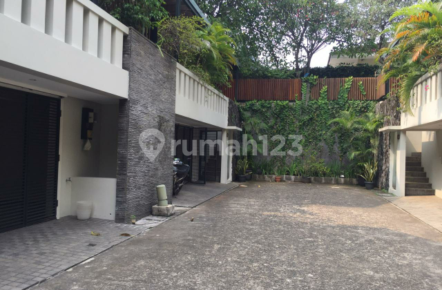 Beautiful house for expart and embassy staff in Jaya Mandala Patra Kuningan 2