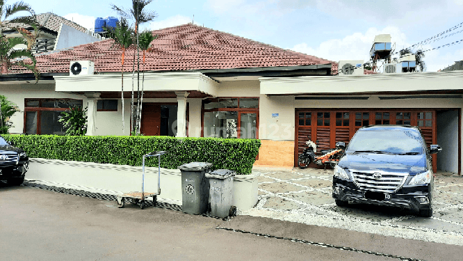 Rumah Besar di Cilandak 1