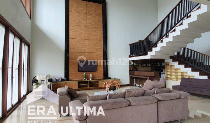 Rumah Minimalis Mewah Berkolam Renang di Setra Duta 1