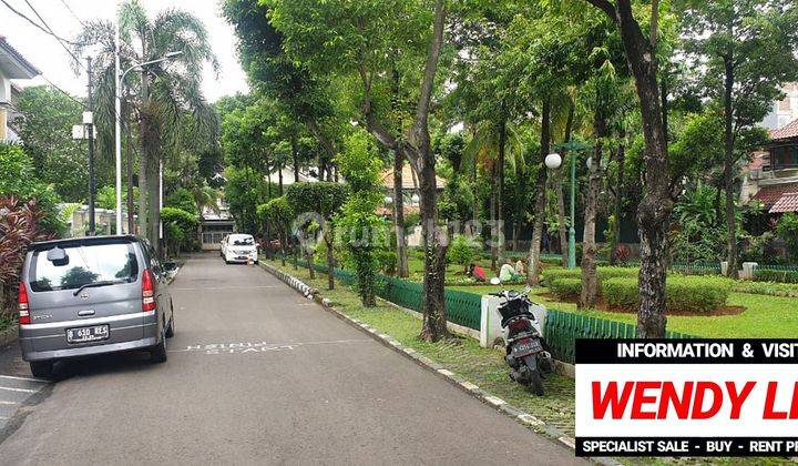 RUMAH di Jl HANG JEBAT, KEBAYORAN BARU (DEPAN TAMAN) 1