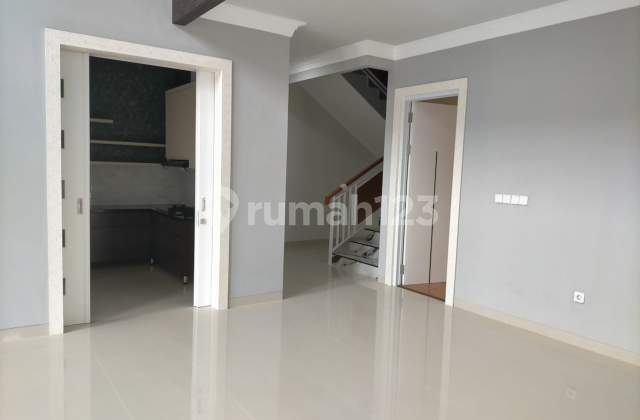 Rumah Cantik 2 lantai bangunan mandiri, dalam cluster di Pusat CBD BSD City dekat Aeon, Prasmul, pintu toll bsd baru, BSD City, Tangerang selatan