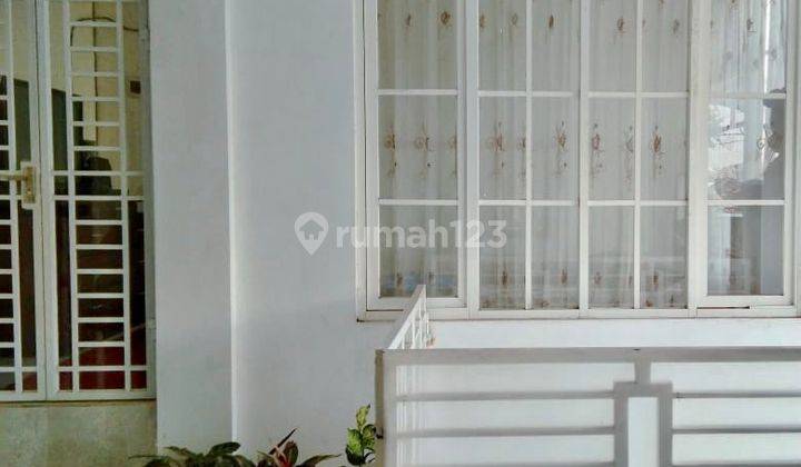 Rumah Villa Ada Kolam Renang, Kompleks Bagus Green Hill Dekat Batu 2