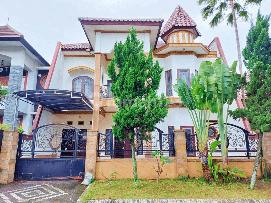 Rumah Mewah kan di Istana Dieng kota Malang 1