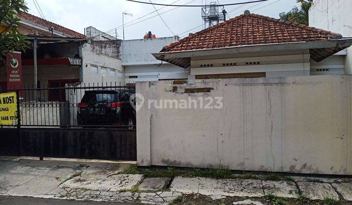 BEST OFFER! JARANG ADA! Rumah nyaman 1 Lantai dengan lokasi berada di Pusat Kota di Sayap Braga, Bandung 1