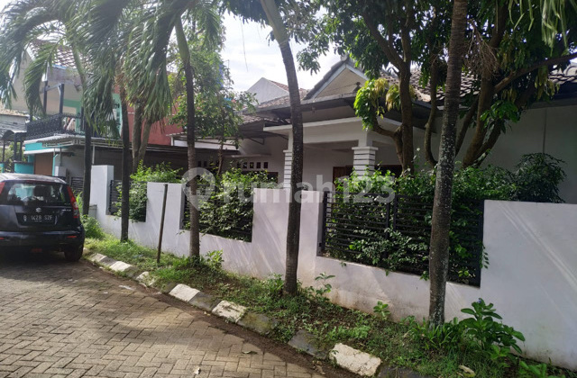 Turun Harga Rumah Hoek di Villa Bintaro Regency