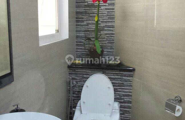 Rumah Mewah 2,5 Lantai di Menteng Semi Furnished, Jakarta Pusat 2