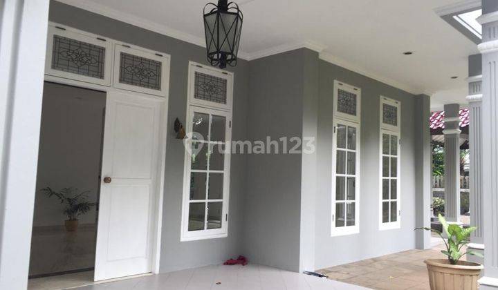 Rumah Klasik Cantik dan Elegant di area premium Kebayoran Baru 2