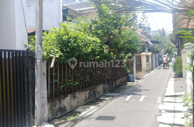 Rumah tua hitung tanah di Menteng, Jakarta Pusat 1