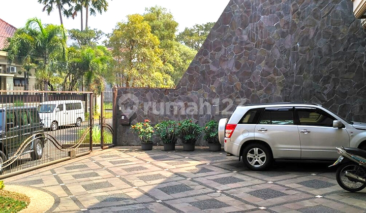 Rumah Mewah Pahlawan Trip Malang,dekat Ijen Boulevard 2