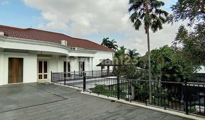 Beautiful Luxury House in Kebayoran Baru Area South Jakarta