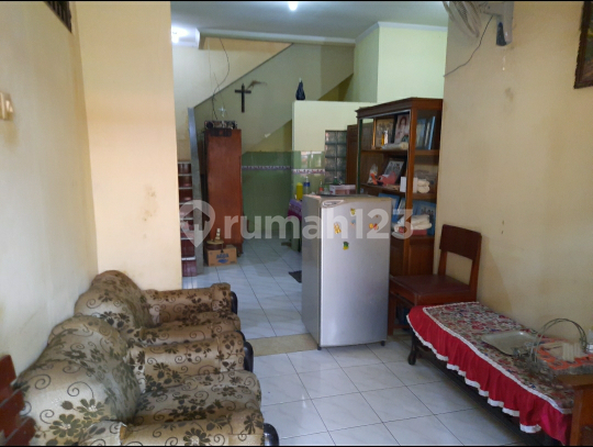 rumah jl.candi prambanan cantik asri 2Lantai d prambanan 2