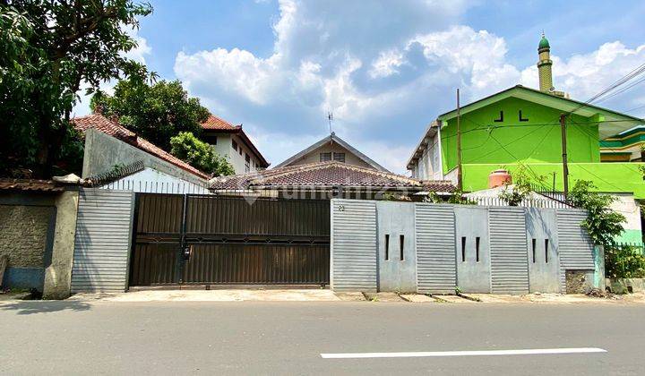 Rumah siap huni di pinggir Jalan Raya Utama Lenteng Agung bisa untuk kantor / usaha 1