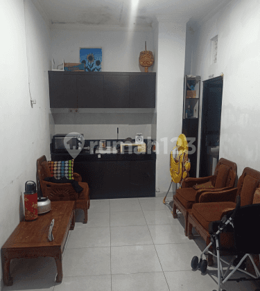 Beautiful and cheap house, 2 floors, Jalan Iman Bonjol 1