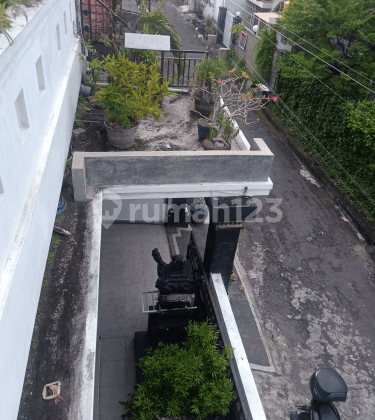 Beautiful and cheap house, 2 floors, Jalan Iman Bonjol 2