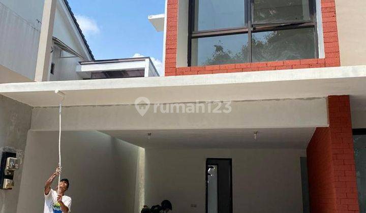 Rumah di Jalan Danau Ranau Lippo Cikarang Luas 308 Rp 5.5 M (Open) 4 KT 3 KM 2