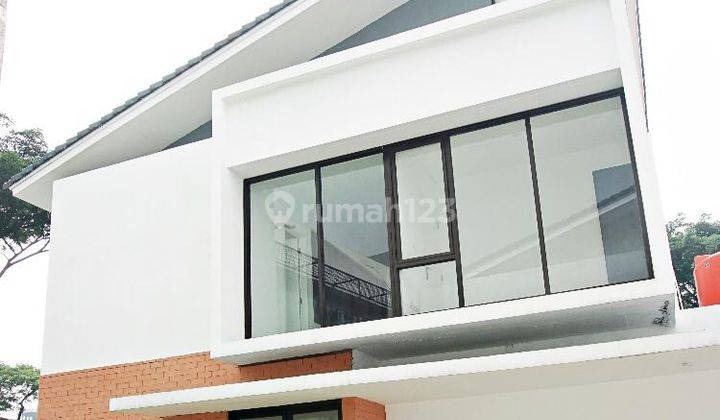 Rumah di Jalan Danau semayang Lippo Cikarang Luas 361 Rp 7.7 M (Open} 6 KT 6 KM 2