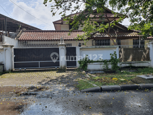 rumah pinggir jalan.bisa usaha atau kantor 1