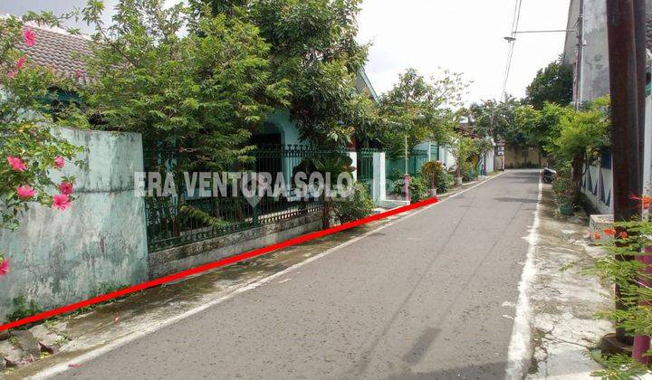 Rumah Lama Terawat Kadipiro Solo 1