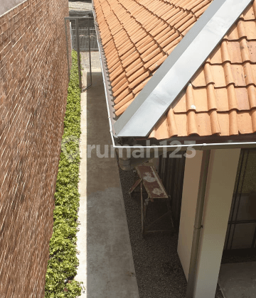 rumah gaya retro di bandung tengah sayap riau 2