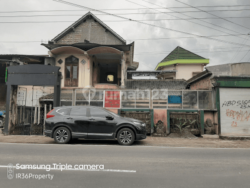 Rumah etnik tepi jalan cocok untuk usaha 2