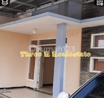 New 2-story boarding house building within a one-gate system cluster, near 1000 Cafe, location approximately 3km from UB Soehat Malang campus. New 2-story boarding house building within a one-gate system cluster, near 1000 Cafe, location approximately 3km from UB Soehat Malang campus.