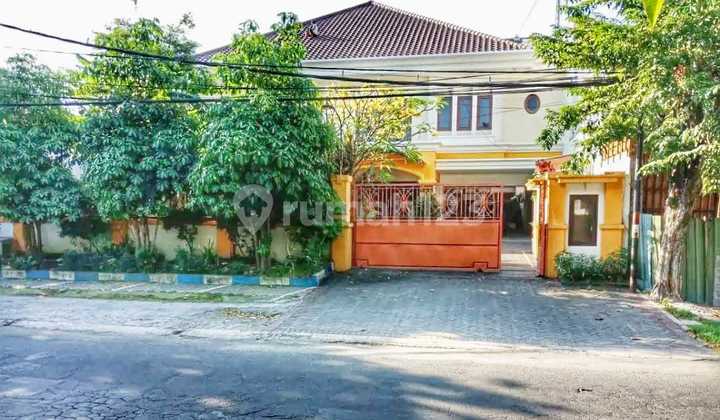 Homestay RAYA KERTAJAYA INDAH , Surabaya Sangat luas, Ciamik, Strategis