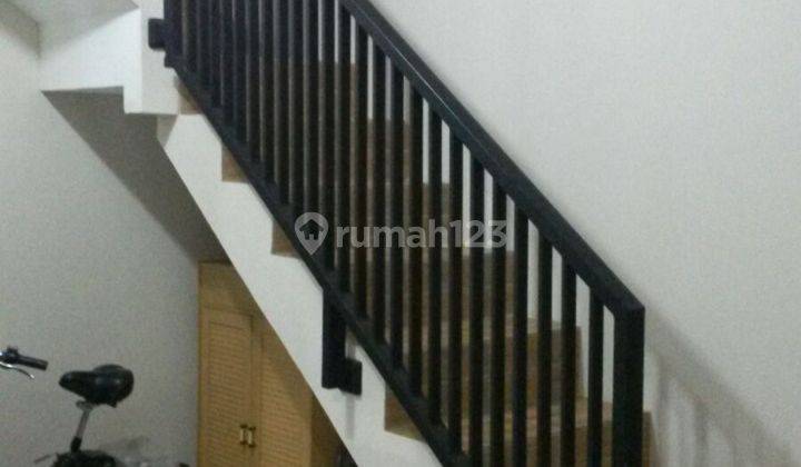 Rumah Dijual Lokasi Strategis Dalam Komplek Di Cinere Dekat Ke Tol Desari 2