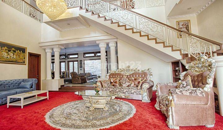 RUMAH SULTAN YANG MEWAH DAN MEGAH BERGAYA KLASIK FULL FURNISH 1