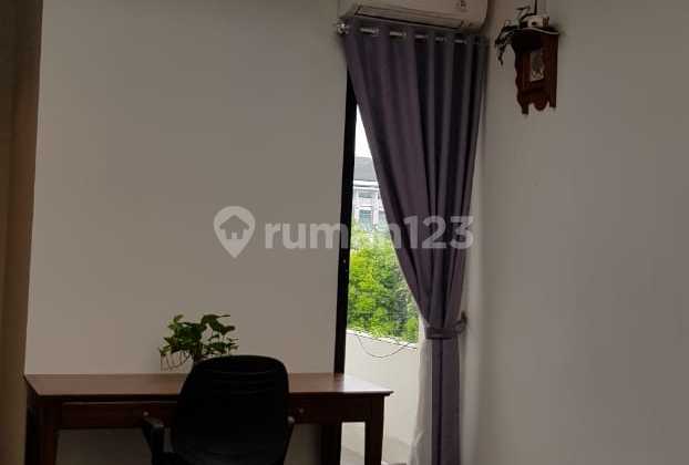 Rumah Hunian Kawasan Menteng Nyaman Fully Furnished 2
