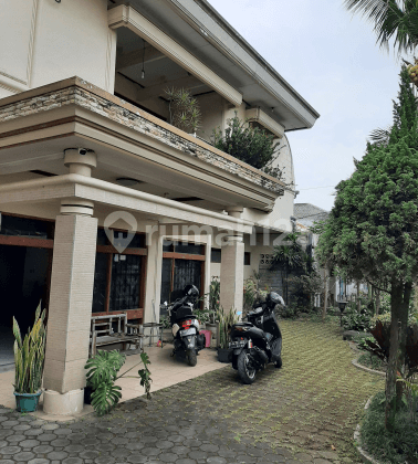 rumah lux kembar 1