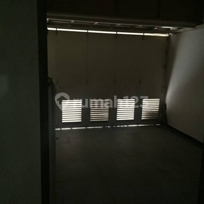 Rumah asri di jl Sekelinus Tengah 2