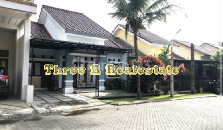 Rumah besar 1 lantai akses jalan sangat lebar dekat masjid Rumah besar 1 lantai akses jalan sangat lebar dekat masjid