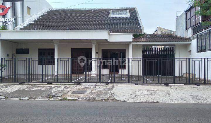 Rumah cocok untuk kantor di jl. Wolter Monginsidi luas tanah 1.600 mt 1