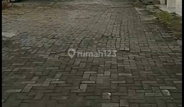 Rumah Tua hitung Tanah di Jakarta Barat 1