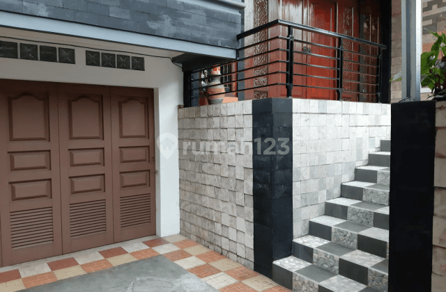 rumah besar pondok hijau 1