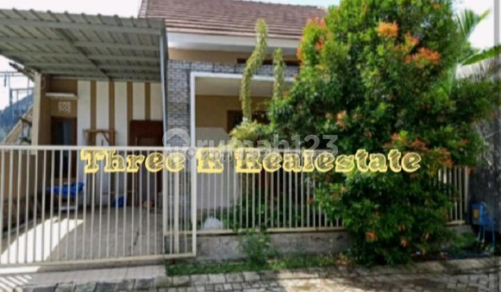 Vintage design house, single gate cluster Sulfat Pandanwangi 2