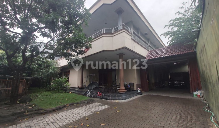 RUMAH MEWAH pada zamannya dekat jl Urip Sumoharjo Solo 2