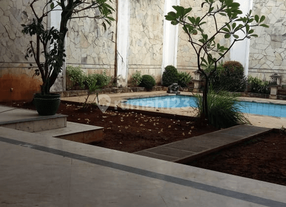 Rumah Cantik Siap Huni Menteng 1