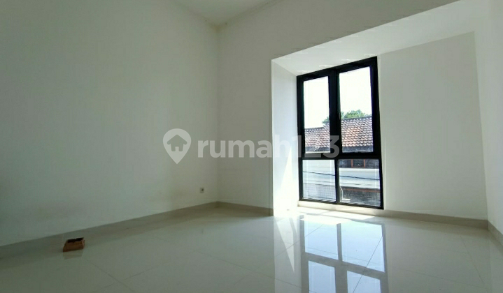 New building house located in Salendro. 2