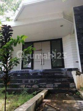 rumah pinggir jalan raya S. Parman, Semarang 2