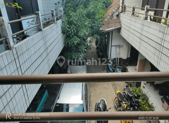 Rumah 3 lantai di mainroad Gatot Subroto 1