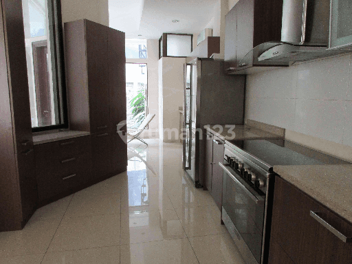 Beautiful House 5BR with Pool at Pondok Indah Jakarta Selatan 2