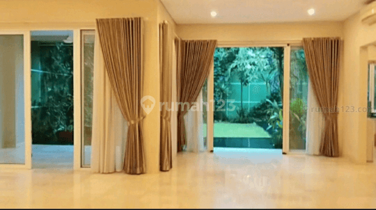 Spacious Modern House 4br With Garden And Pool In Kemang 2