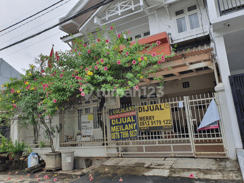 rumah mungil sangat strategis dan jarang ada 1