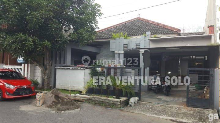 Rumah Strategis Kawasan Elite Solo Baru 1