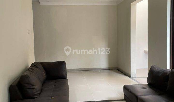 Rumah Di Cluster Taman Simpruk Lippo Cikarang Full Furnished 2